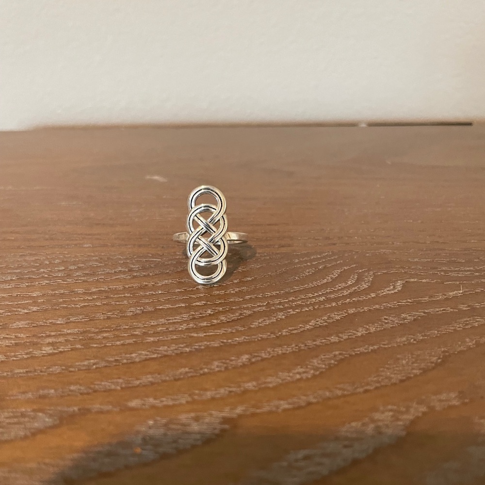 Brighton ring , NEW without tag. Worn one week.